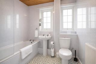 Peaceful Family & Workers Home Near Train Station - 6