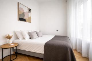 2BR 98m2 Old Town Apt with Pool Table and Free Parking! - 5