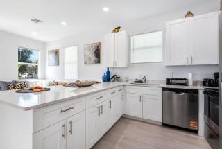 Stylish Newly Built Retreat - 1