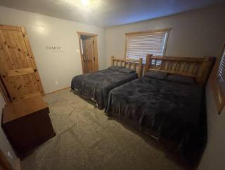 Lake Life Cabin in Bear Lake and Dog Friendly - 2