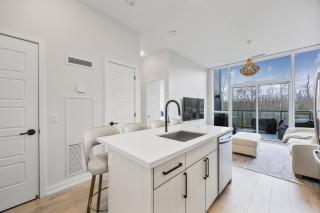 Lake Simcoe Stays - Friday Harbour's Official Rental Program - Aspen Suite - 8