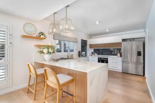 Coastal Waterfront Broadbeach Waters - 6