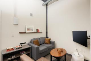 Cream City Industrial Loft Near Fiserv with Parking - Suite 2 - Sleeps 6 - 9