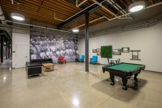 Cream City Industrial Loft Near Fiserv with Parking - Suite 1 - Sleeps 8 - 1