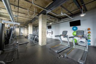 Cream City Industrial Loft Near Fiserv with Parking - Suite 1 - Sleeps 8 - 3