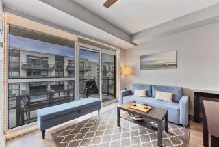 Lake Simcoe Stays - Friday Harbour's Official Rental Program - Walnut Suite - 0