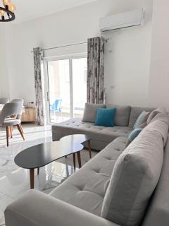 The Hill Sea View Apartment - 6