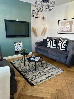 The Trio House - a bright modern 3 bedroom house - 4