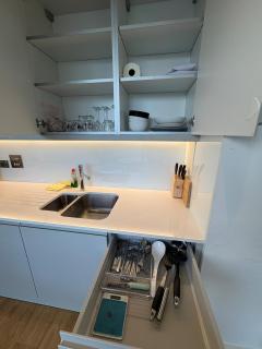 City centra great luxury 2 bedroom apartments close washhouse bar - 3