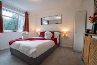 Sheldon Stay, modern 4 bed, 2 miles to NEC, BHX, JLR - 2