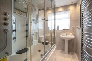 Sheldon Stay, modern 4 bed, 2 miles to NEC, BHX, JLR - 3