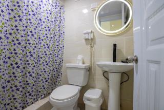 Full size 2 bedrooom 2 bath condo split - 7