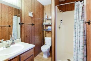 Quail Cove 1 - Lakefront Studio Boat Slip - 8