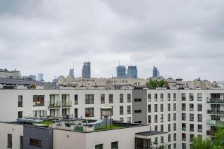 Wola Tower Warsaw- 60m2, 2 rooms, Balcony with City View, Parks Nearby - 1