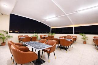 Zip by Spree Hotels Silvassa, Indore - 9
