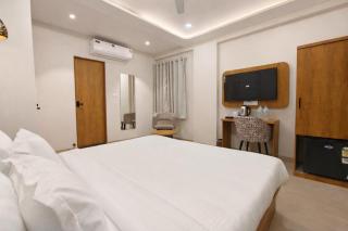 Zip by Spree Hotels Silvassa, Indore - 3