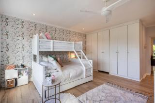 Dassen Delight - 3 bed house with 2 separate flats - 8