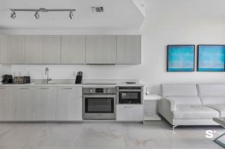 Stylish 1BD Condo in Miami - Tennis & Sauna - 0