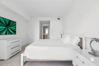 Stylish 1BD Condo in Miami - Tennis & Sauna - 3