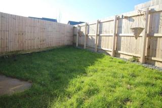 Two Bedroom House By Comfy Nest Holiday Lets Corby With WiFi, Parking, Ideal For Long Stay - 1