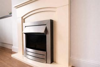 Stylish 3BR Stay with Garden & Parking - 5