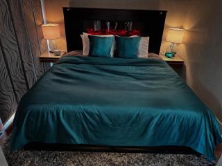 Couples Waterfront Getaway Near Beach And Trails - Saugatuck - 4