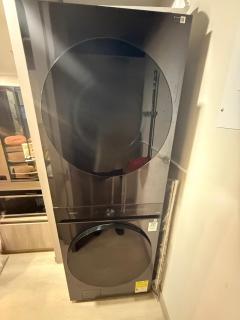 Luxury 2-Bedroom with Balcony & Panoramic City Views in El Poblado - 5