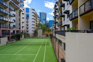 Perth Family Getaway Pool & Parking - 6