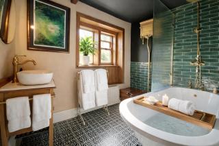 Historic, Hidden, Cosy, Log Burner, 10mins walk to Holmfirth - 9