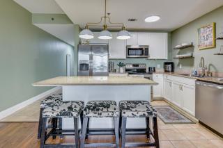 Happy Cows Retreat in PCB with Lagoon Views! - 4