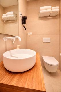 Miriam by Dozzze - 3