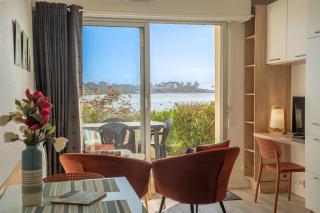 Sea-view garden-level flat - 9