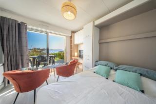 Sea-view garden-level flat - 2