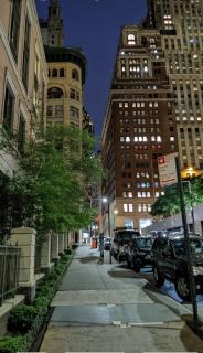 wall street large Private Bedroom ,High Speed Internet -Female only - 9