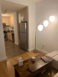 wall street large Private Bedroom ,High Speed Internet -Female only - 2