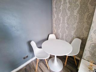 Charming 2 bedroom Spacious Home with big backyard - 2