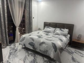 Executive Luxury 2BR Ocean View, Pool & Gym - 3