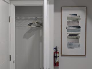 Modern Luxe Suite - High Speed Fiber Internet, 85 inch Cinema, Workstation, Laundry, and Full Kitchen - 2