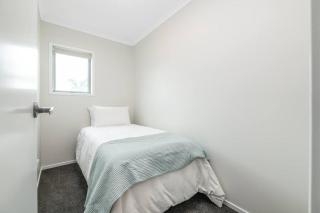 Modern Marine Parade Apartment - Mount Maunganui - 1