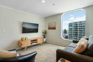 Executive Oceanside Apartment - 3