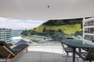 Oceanside Apartment with Iconic Views - 5