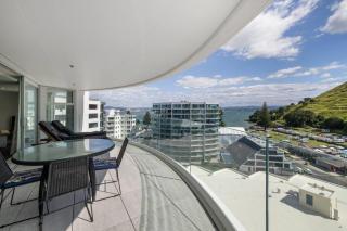 Oceanside Apartment with Iconic Views - 4