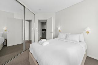 Bright Sky Home with Endless Views, Pool and Parking - 3