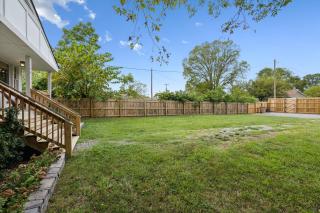 Vibey Unit in Duplex - 4