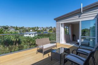 Spacious 4-Bedroom Family Home in Long Bay - 8