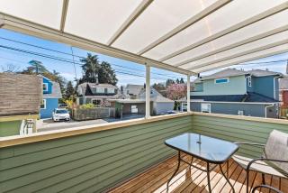Craftsman 2B Upper Unit -1 block from Greenlake - 7