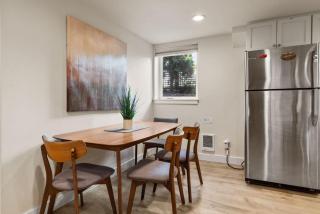 Craftsman 2B Lower Unit -1 block from Greenlake - 1