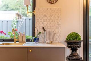 Luxury Cosy 2 Beds Near Train shops & Nature - 8