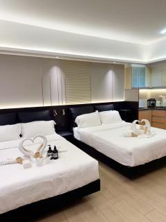 Venice Luxe Twin Bed Stay ,Pool, Kitchen - Manila - 9