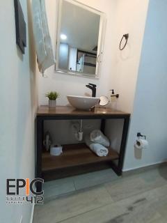 Epic Suite 412 Loft Family Airport - 1